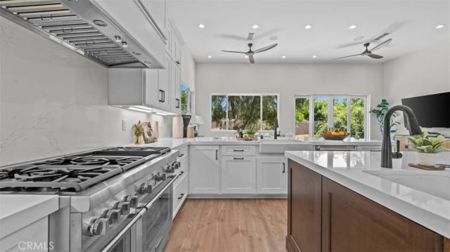 3310 N Mills Avenue, Claremont, CA 91711