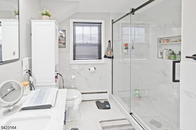 154 Orchard St, Elmwood Park Boro, NJ 07407