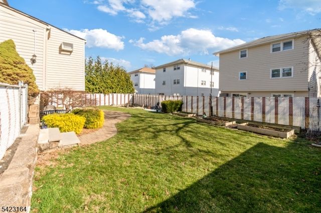 154 Orchard St, Elmwood Park Boro, NJ 07407