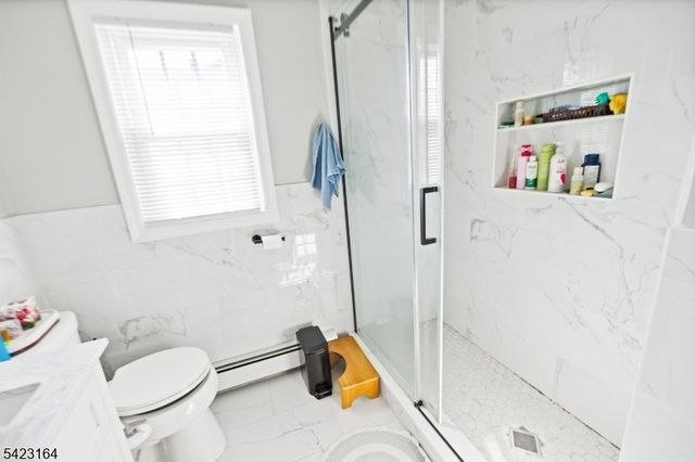 154 Orchard St, Elmwood Park Boro, NJ 07407
