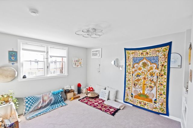 154 Orchard St, Elmwood Park Boro, NJ 07407