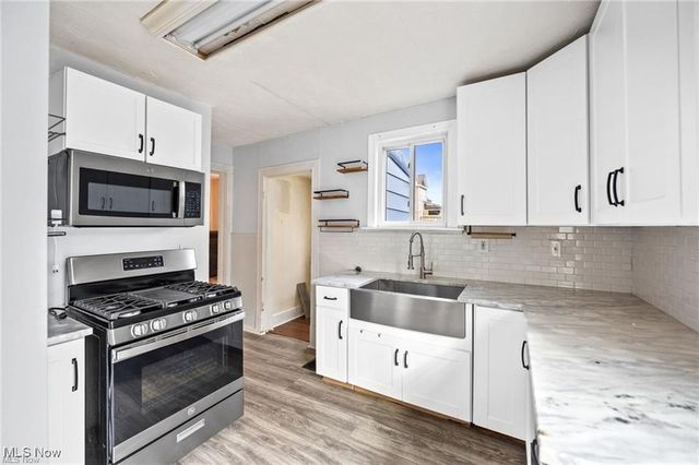 1411 W 114th Street, Cleveland, OH 44102