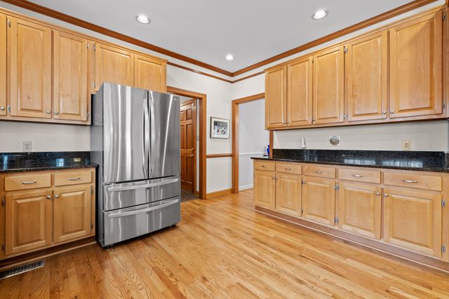 3908 Ivory Avenue, Signal Mountain, TN 37377