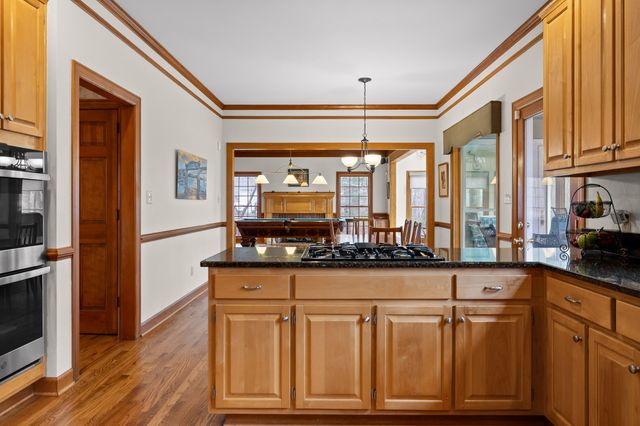 3908 Ivory Avenue, Signal Mountain, TN 37377