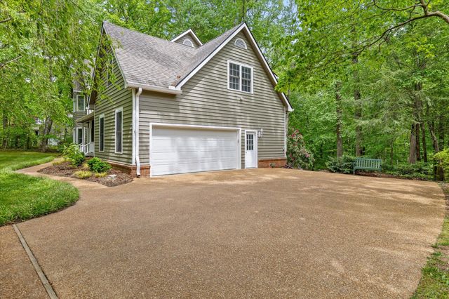 3908 Ivory Avenue, Signal Mountain, TN 37377
