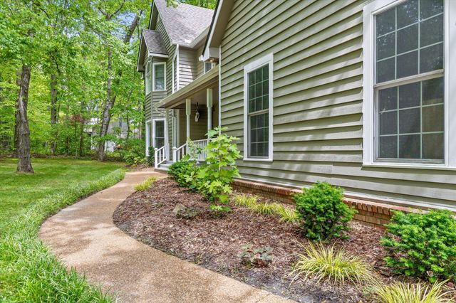 3908 Ivory Avenue, Signal Mountain, TN 37377