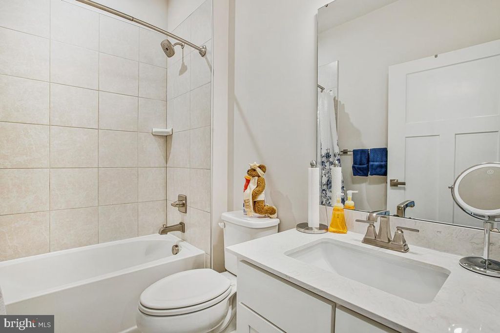 Image 10 of property listing at 1536 CATBRIAR WAY, Odenton, MD 21113