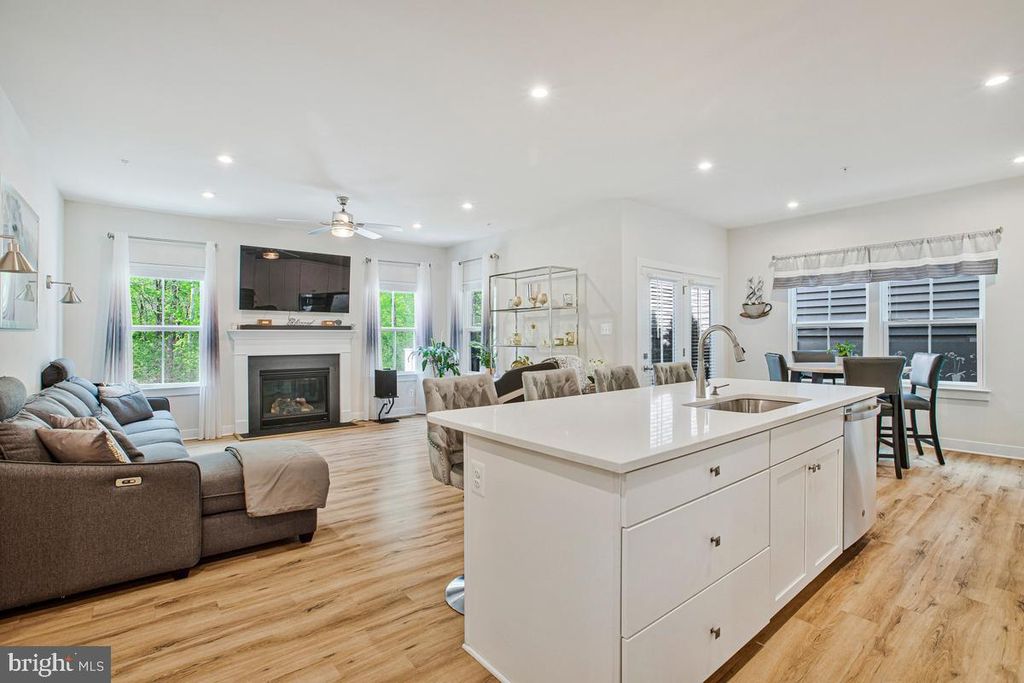 Image 12 of property listing at 1536 CATBRIAR WAY, Odenton, MD 21113