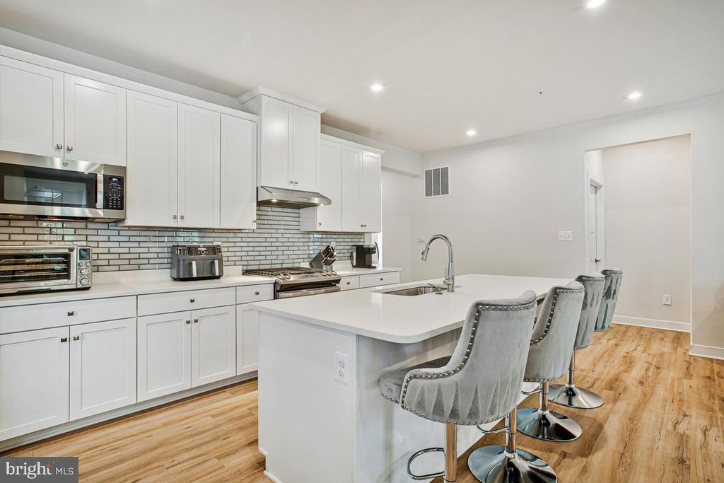 Image 14 of property listing at 1536 CATBRIAR WAY, Odenton, MD 21113