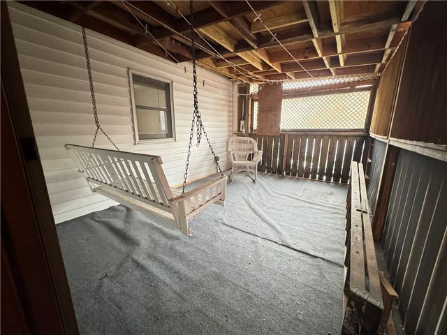 512 E 1st Ave, Derry Twp, PA 15627