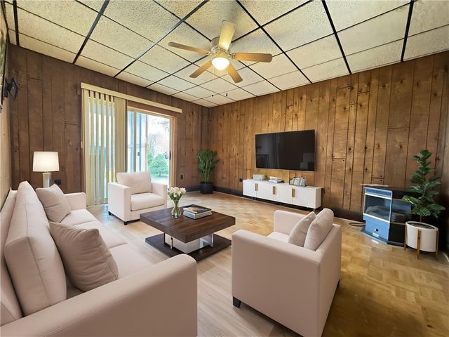 512 E 1st Ave, Derry Twp, PA 15627