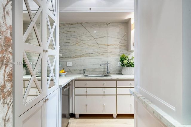 2901 S Bayshore Drive 1B, Miami, FL 33133