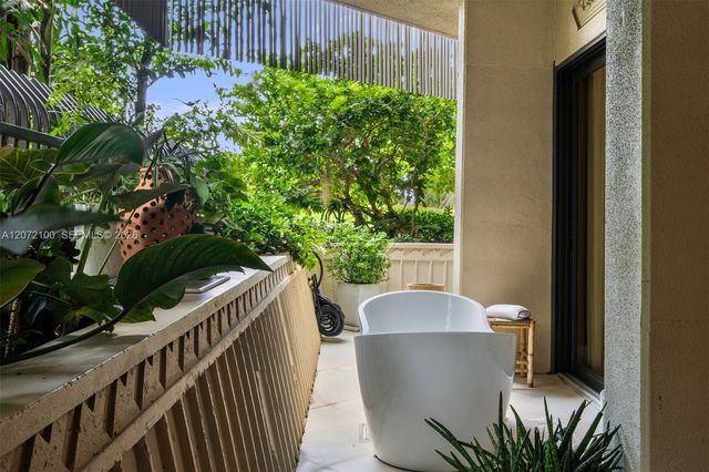 2901 S Bayshore Drive 1B, Miami, FL 33133