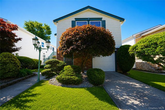 47 Stanley Circle, Staten Island, NY 10308