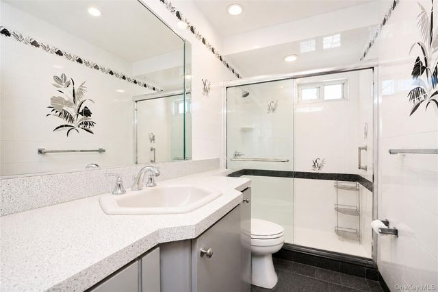 47 Stanley Circle, Staten Island, NY 10308