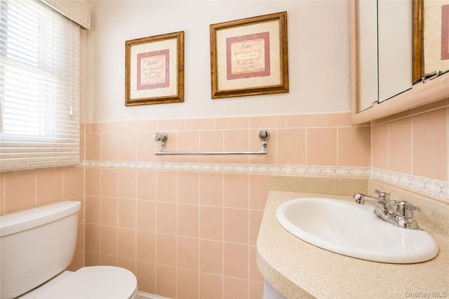 47 Stanley Circle, Staten Island, NY 10308