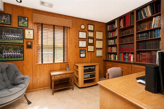 47 Stanley Circle, Staten Island, NY 10308