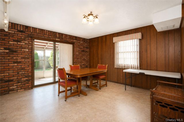 47 Stanley Circle, Staten Island, NY 10308