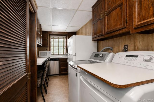 47 Stanley Circle, Staten Island, NY 10308