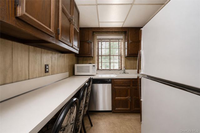 47 Stanley Circle, Staten Island, NY 10308