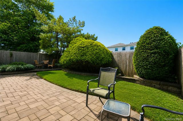 47 Stanley Circle, Staten Island, NY 10308
