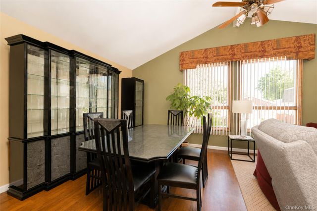 47 Stanley Circle, Staten Island, NY 10308