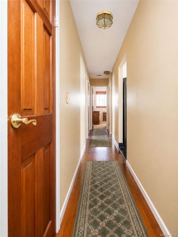 47 Stanley Circle, Staten Island, NY 10308