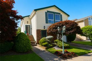 47 Stanley Circle, Staten Island, NY 10308