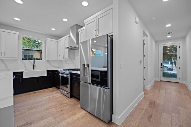 2211 Santa Rosa ST, Austin, TX 78702