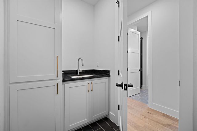 2211 Santa Rosa ST, Austin, TX 78702