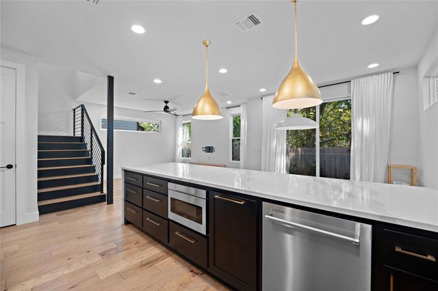 2211 Santa Rosa ST, Austin, TX 78702