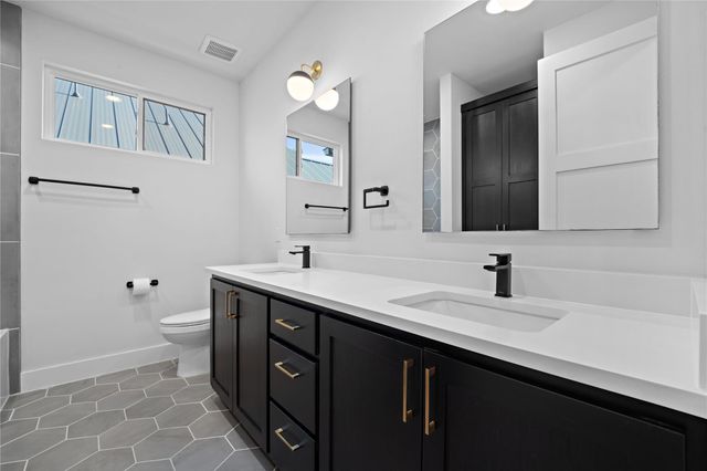 2211 Santa Rosa ST, Austin, TX 78702