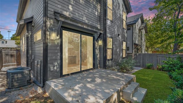 2211 Santa Rosa ST, Austin, TX 78702