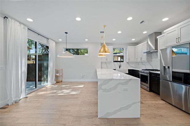 2211 Santa Rosa ST, Austin, TX 78702