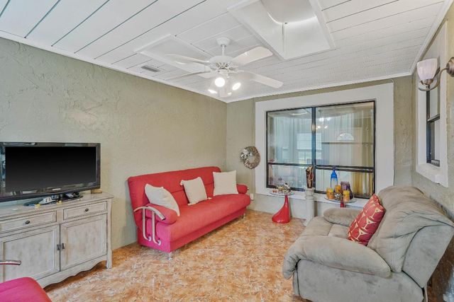 7512 Ace Road N, Lake Worth, FL 33467