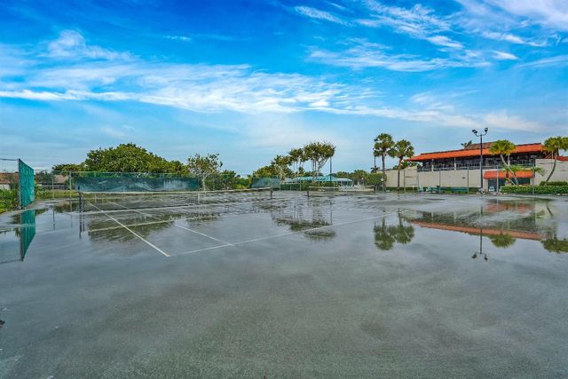 7512 Ace Road N, Lake Worth, FL 33467