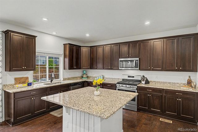 36 S Newcastle Way, Aurora, CO 80018