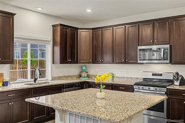 36 S Newcastle Way, Aurora, CO 80018