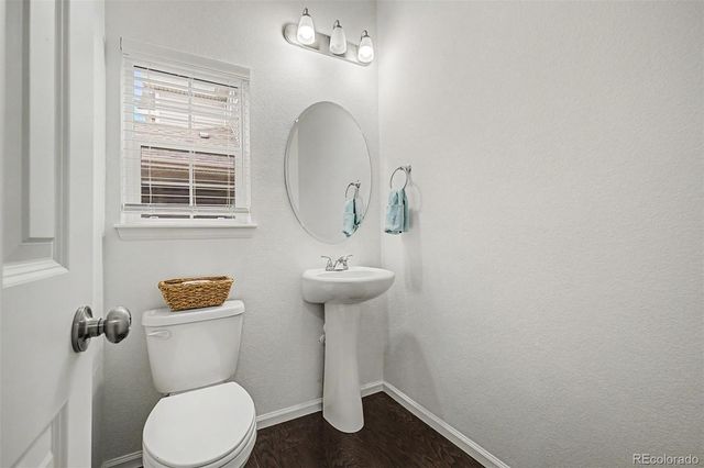 36 S Newcastle Way, Aurora, CO 80018