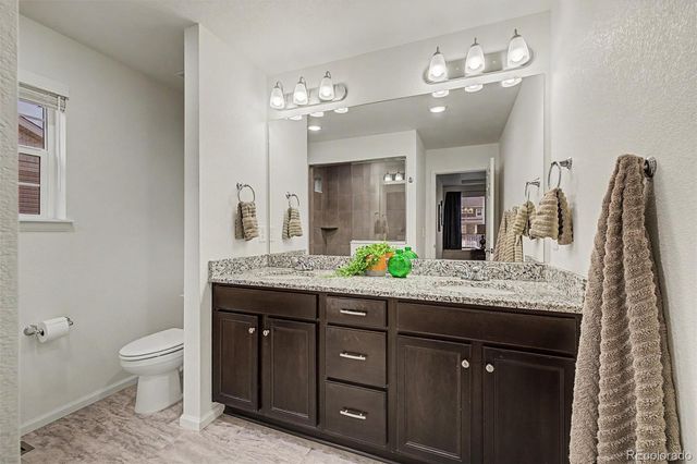 36 S Newcastle Way, Aurora, CO 80018