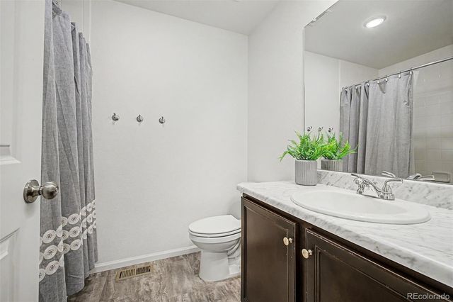36 S Newcastle Way, Aurora, CO 80018