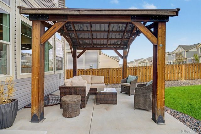 36 S Newcastle Way, Aurora, CO 80018