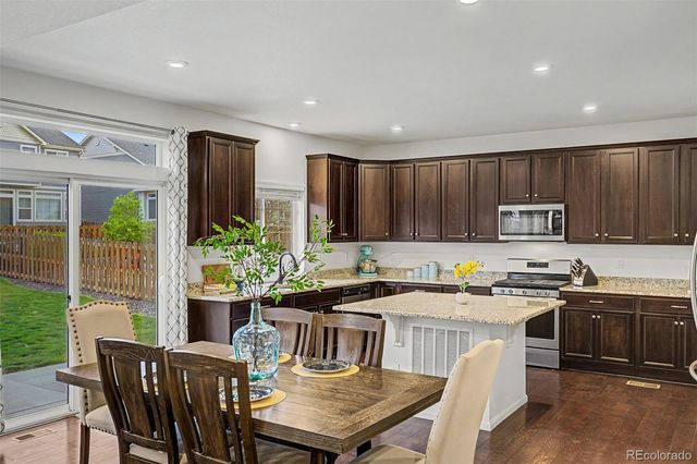 36 S Newcastle Way, Aurora, CO 80018