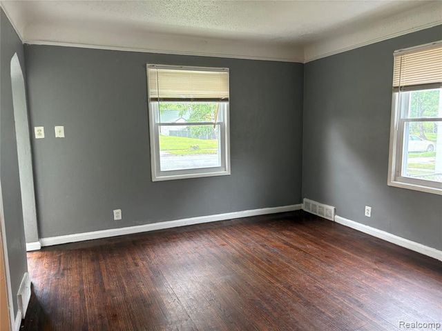 16036 Maddelein Street, Detroit, MI 48205