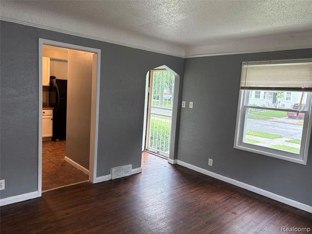 16036 Maddelein Street, Detroit, MI 48205