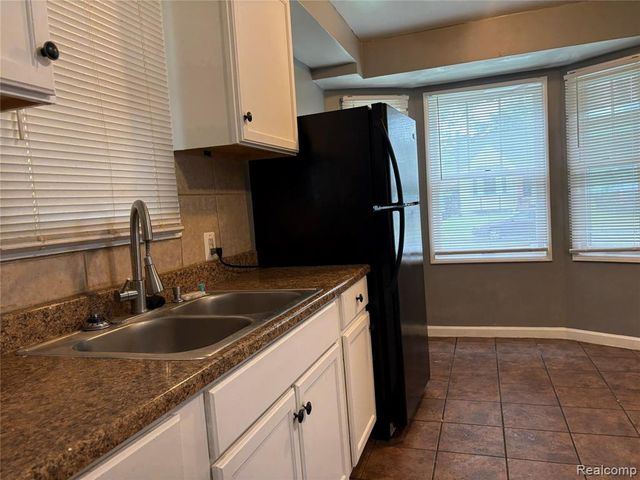 16036 Maddelein Street, Detroit, MI 48205