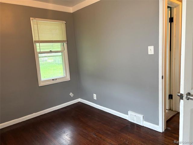16036 Maddelein Street, Detroit, MI 48205