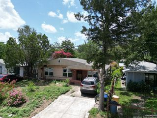 1246 Thompson Pl, San Antonio, TX 78226
