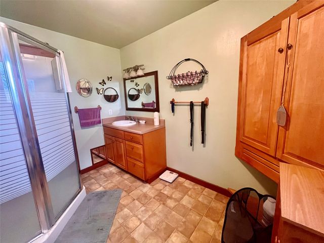 910 Lohaina Court, Tool, TX 75143