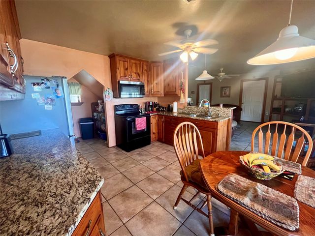 910 Lohaina Court, Tool, TX 75143